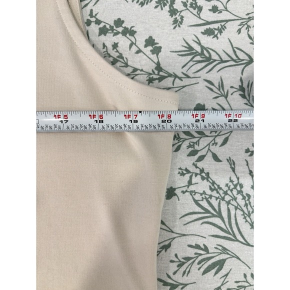 NEW Tahari Sleeveless V Neck Top Women's XL Neutral Stretch Capsule Wardrobe - Picture 7 of 8